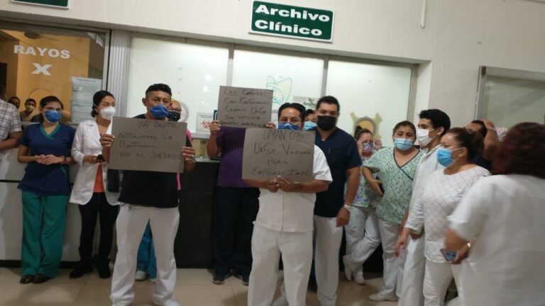 PERSONAL DEL IMSS UMÁN EXCLUIDO DE LA VACUNACIÓN CONTRA LA COVID-19
