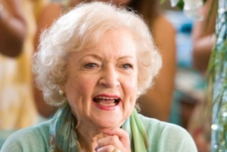 Muere la icónica comediante Betty White a los 99 años de edad