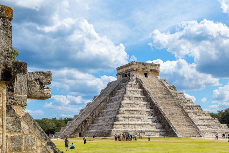 Denuncian corrupción en Chichén Itzá; cobran 5 mil pesos por subir a la pirámide
