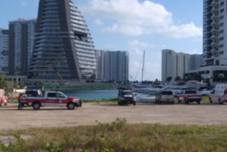 Encuentran cuerpo de hombre que cayó al agua en marina de Puerto Cancún