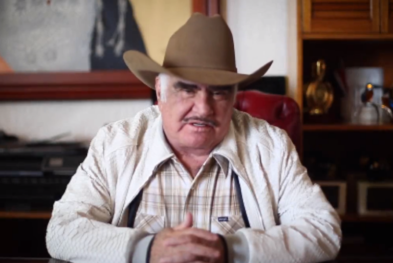 Vicente Fernández ‘reaparece’ para anunciar su serie en Netflix: VIDEO