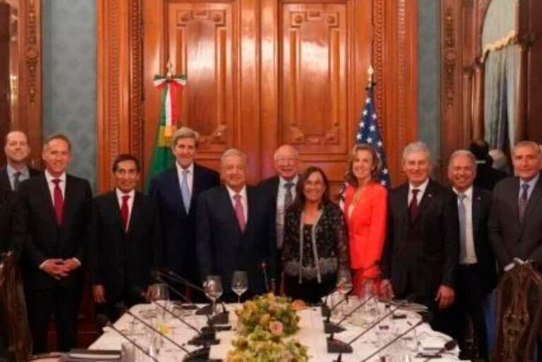 Ken Salazar califica como “muy buena” y “sincera” la reunión con AMLO