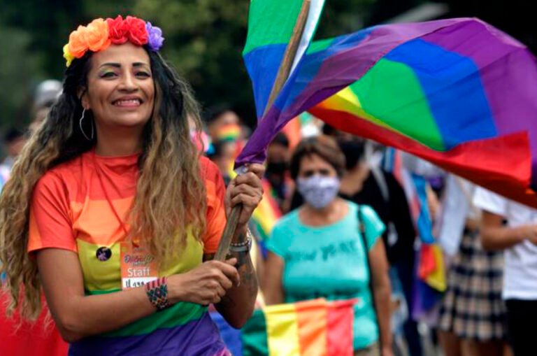 Vialidades y estaciones del Metro y Metrobús cerradas por la Marcha del orgullo LGBT+ en CDMX